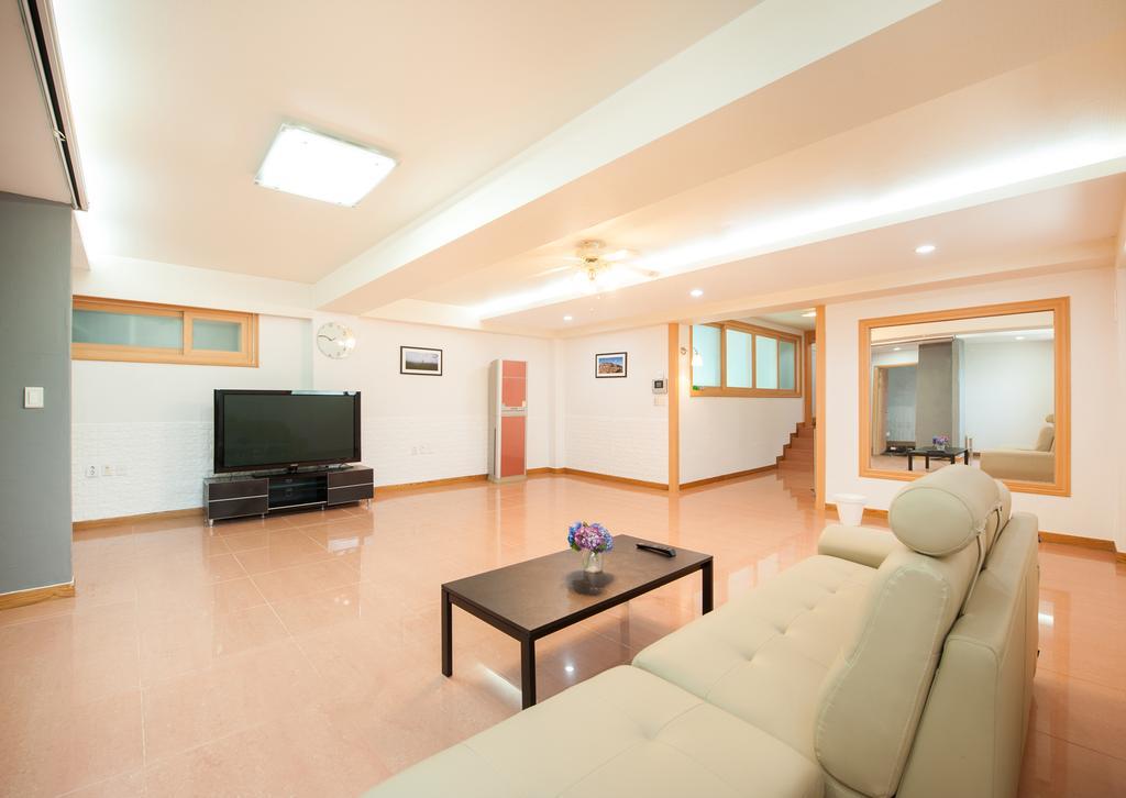 Jeju Sullem Pension Екстериор снимка